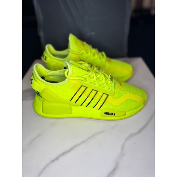 Adidas NMD R1 V2 Solar Yellow Size 5.5 Y in Excellent Condition!! - Picture 1 of 7